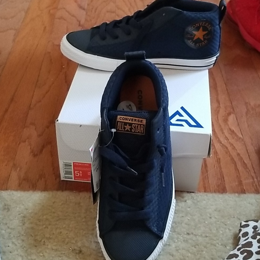 Converse - Picture 4 of 4